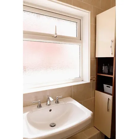 Lovely,Cosy Beachside Cottage 2- Perfect Location Llandudno Exterior photo